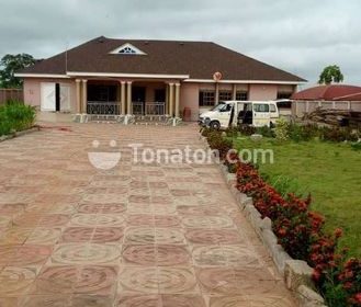 Executive Four bedroom house for sale in Pakyi